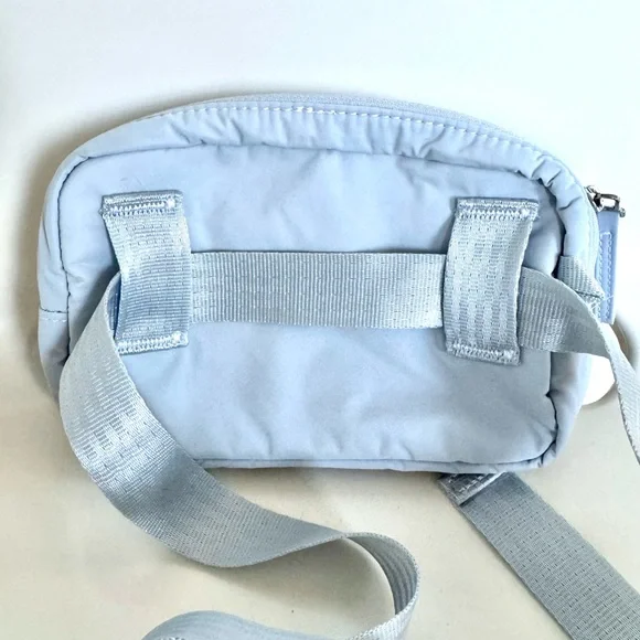 Athleta Belt Bag / Crossbody Light Blue Small Travel Bag Fanny Pack Power of She - Picture 7 of 9